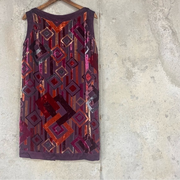 Steve Madden Dresses & Skirts - Steve Madden plum cranberry velvet geometric sleeveless shift dress small 6